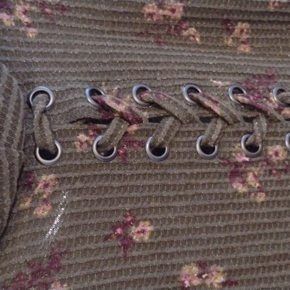 🌺 Floral lace up back cowl neck Pullover over Waffle knit Fabric Size S - Picture 7 of 13